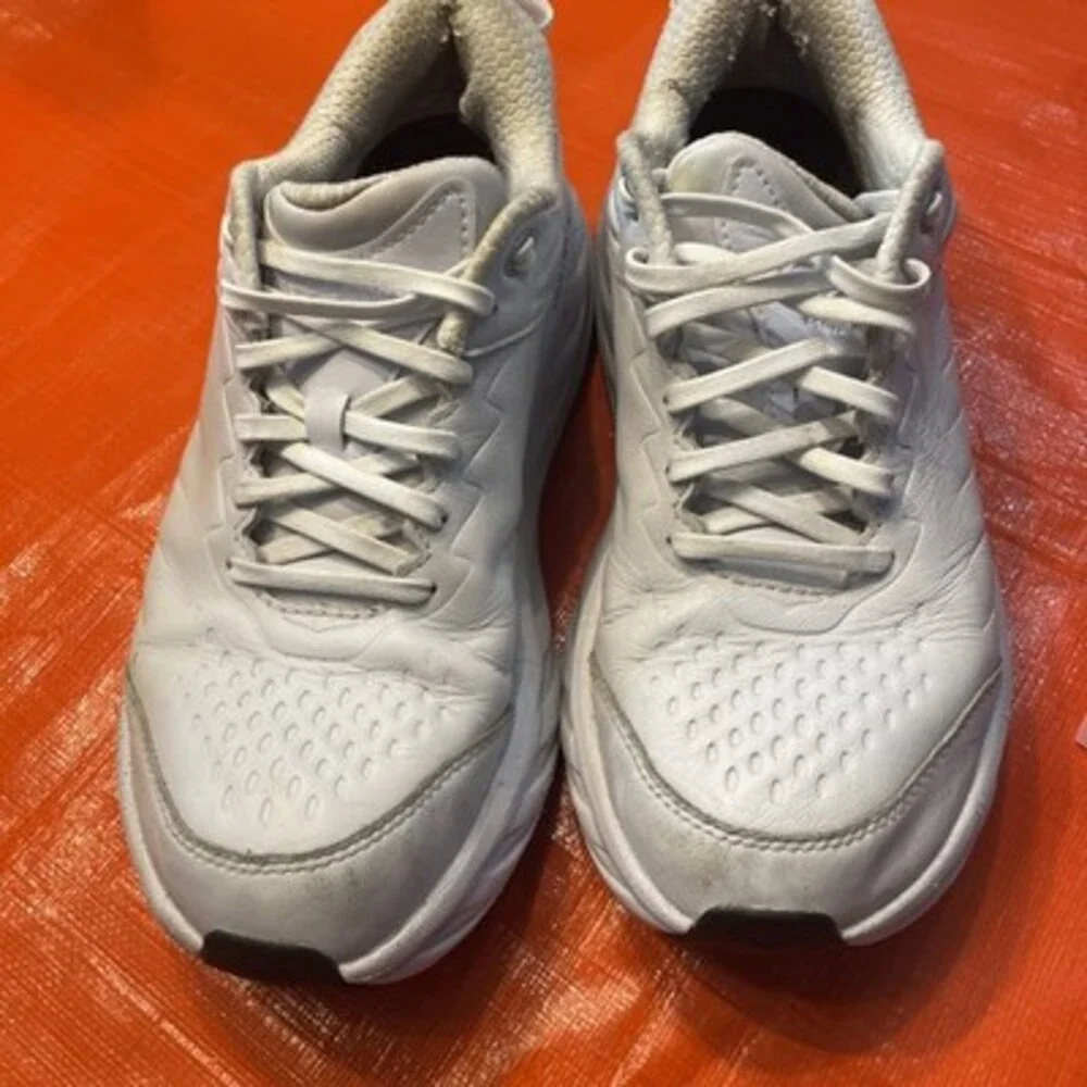 Hoka Size 9.5 -One One HOKA Bondi SR White. Very Cool Shoes, Priced To Sell